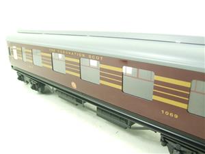 Ace Trains O Gauge C28A LMS Maroon Coronation Scot Coaches x3 Set A Brand NEW Boxed 2/3 Rail Bargain Clearance Priced Ltd Stock image 4