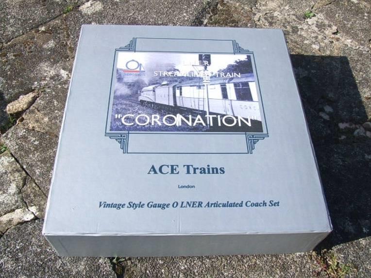 Ace Trains O Gauge C7 LNER "Record Breaking Set" Articulated x6 Coaches Coronation Set 3 Rail image 21