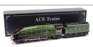 Ace Trains O Gauge E/4S LNER A4 Pacific "Falcon" R/N 4484 Boxed 3 Rail**RARE** image 1